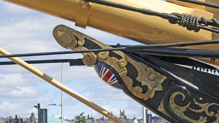 RRS Discovery figurehead